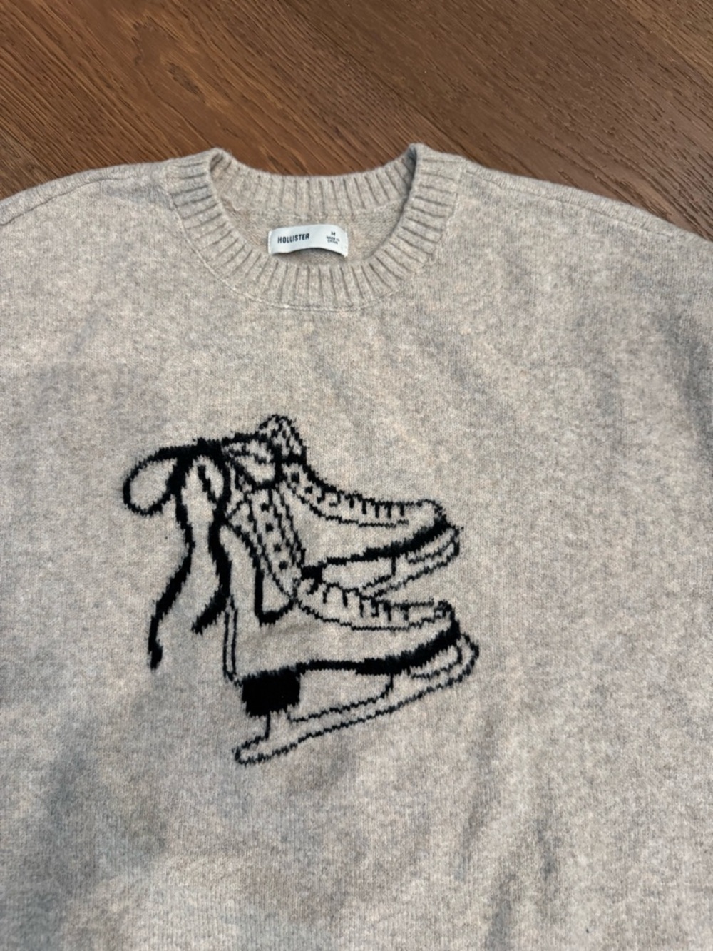 Hollister Light Gray Crewneck Sweater with Black Ice Skate Graphic - Picture 2 of 3